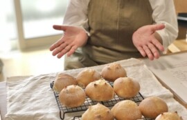 パン教室で生徒様が作った自家製酵母の全粒粉の丸パン