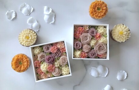 和なはアートフード協会認定資格講座の生徒様作品、春のケーキボックスとカップケーキ